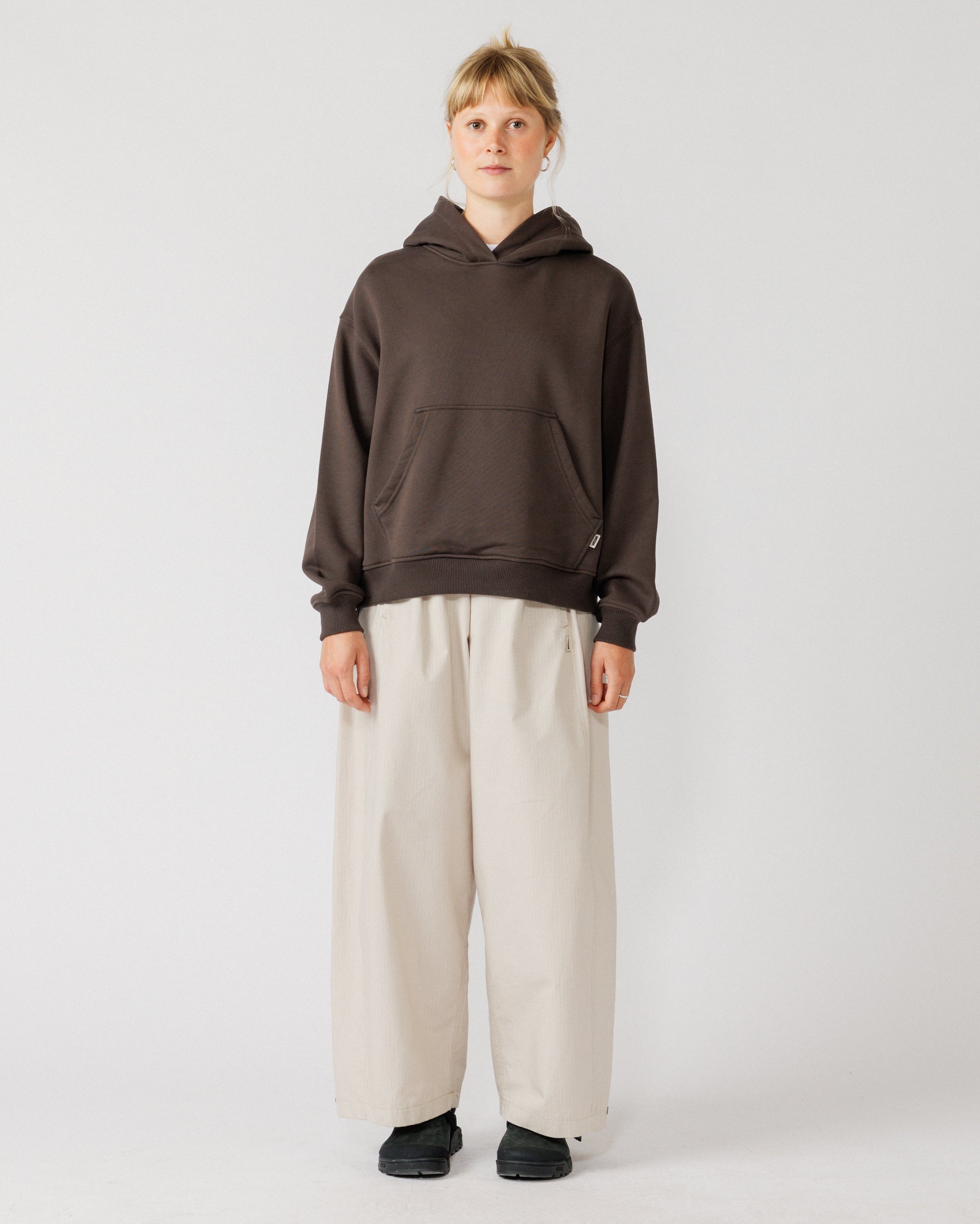 520 Organic Hoody - Chocolate Brown — women's full-body front styling