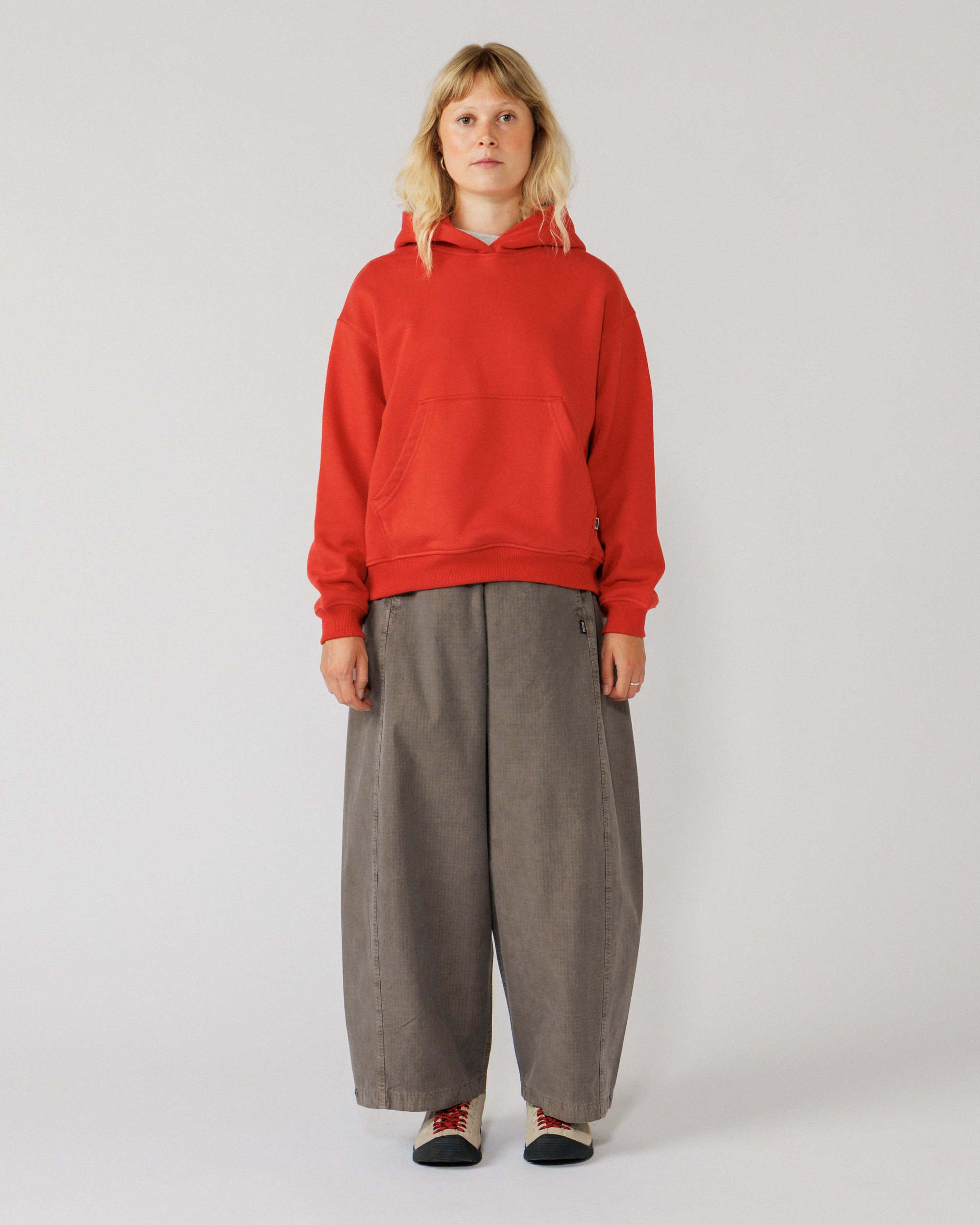 520 Organic Hoody - Signal Red — women's full-body front styling