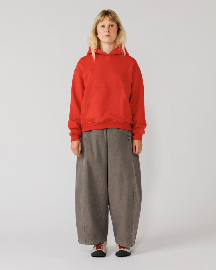 520 Organic Hoody - Signal Red — women's full-body front styling