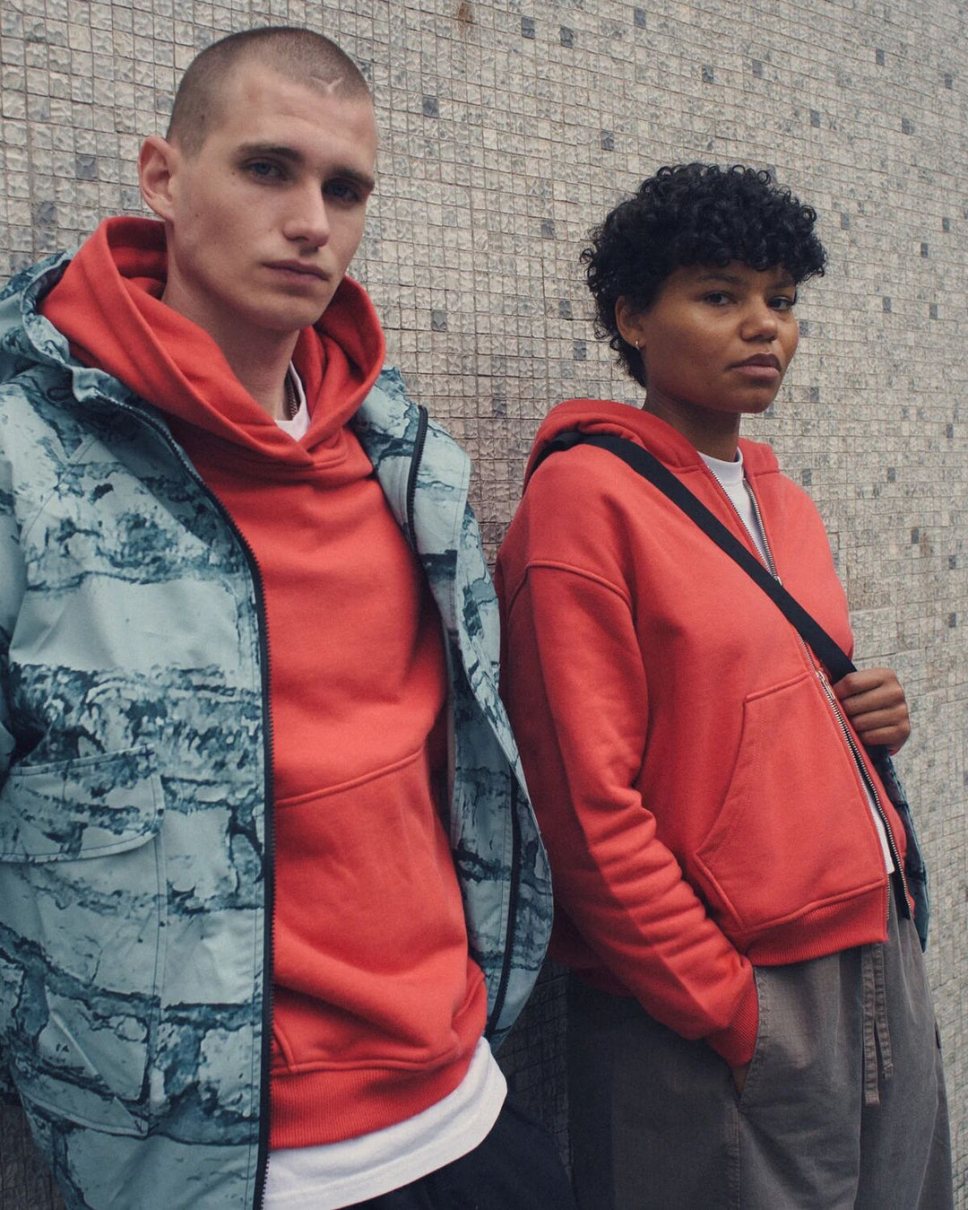 520 Organic Hoody - Signal Red