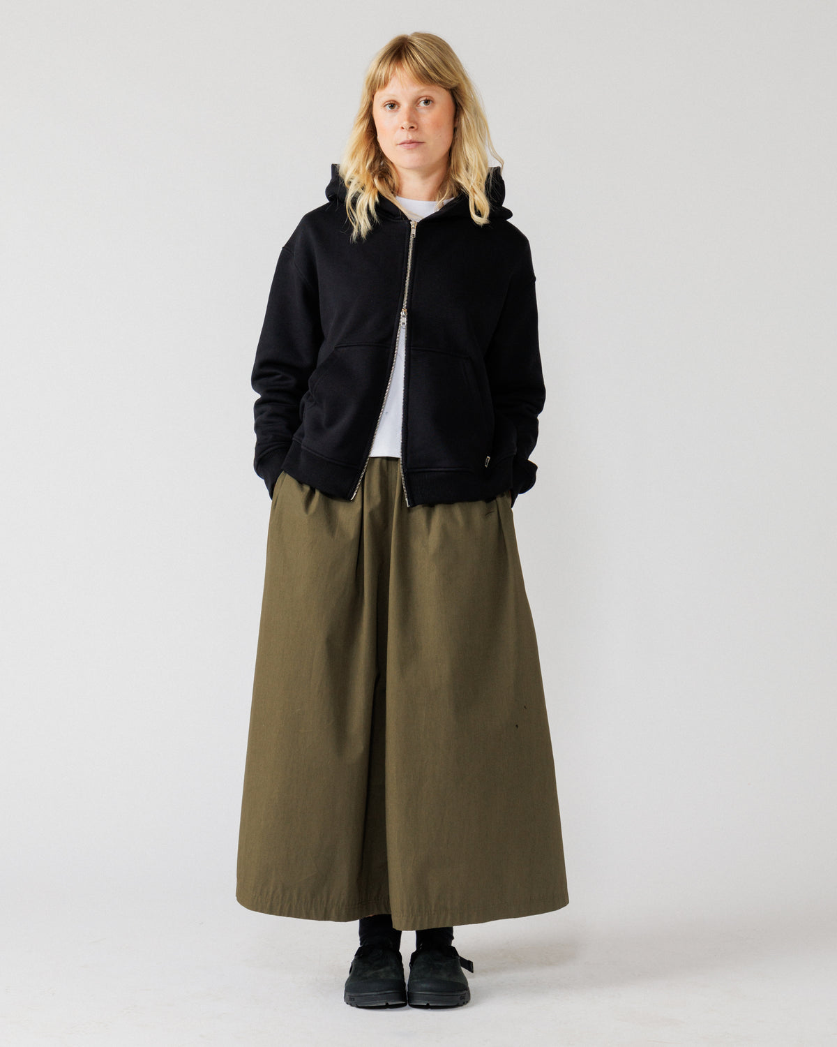 Heavyweight Two-Way Zip Hoody - Black — Female full-body front fit